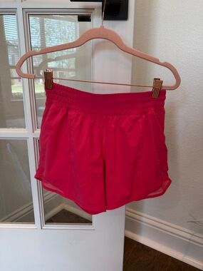 Lululemon Hotty Hot High Rise Shorts 4 inch, Size 4, Lip Gloss, EUC